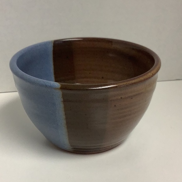 Blue and Brown handcrafted 2014 signed pottery bowl. - Picture 4 of 6